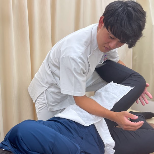 御器所院の高野副院長による施術